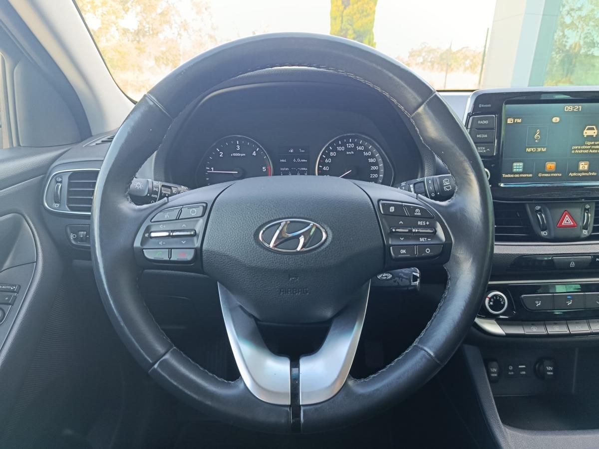 hyundai-i30-sw-2020-diesel-1598cc