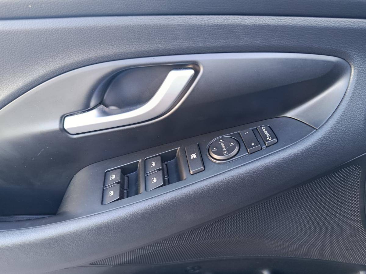 hyundai-i30-sw-2020-diesel-1598cc