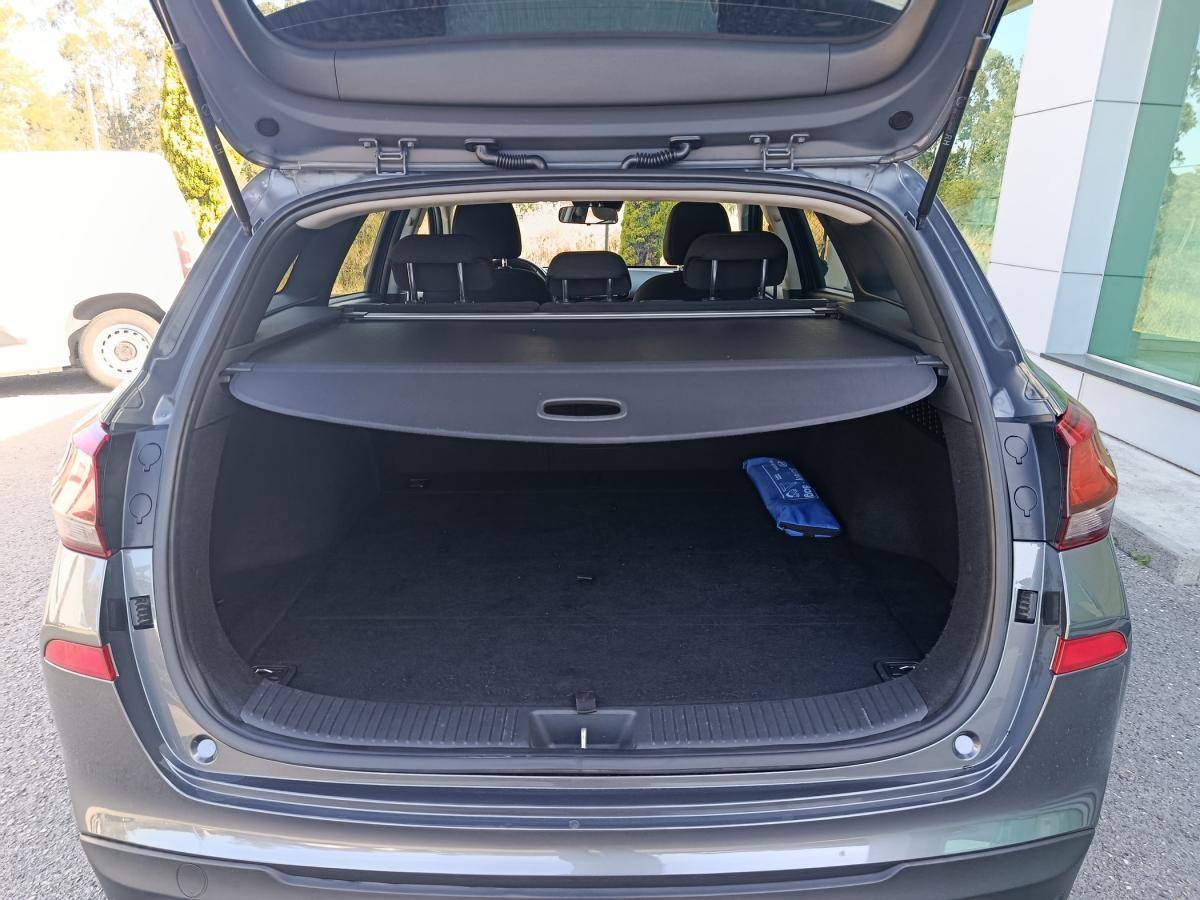 hyundai-i30-sw-2020-diesel-1598cc