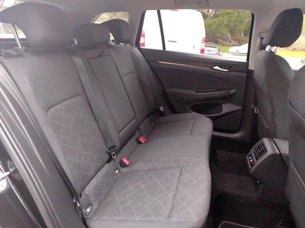 volkswagen-golf-variant-2021-diesel-1968cc