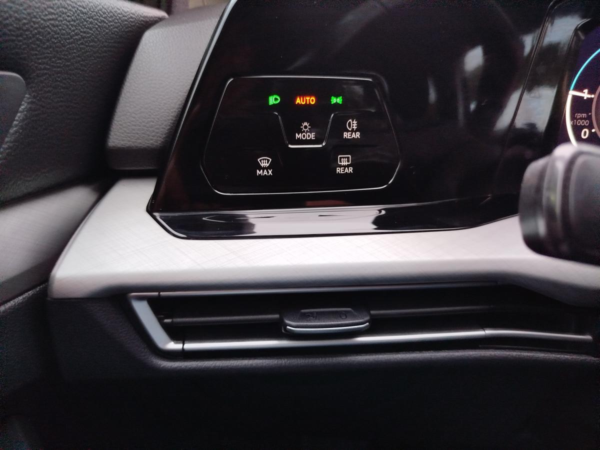 volkswagen-golf-variant-2021-diesel-1968cc