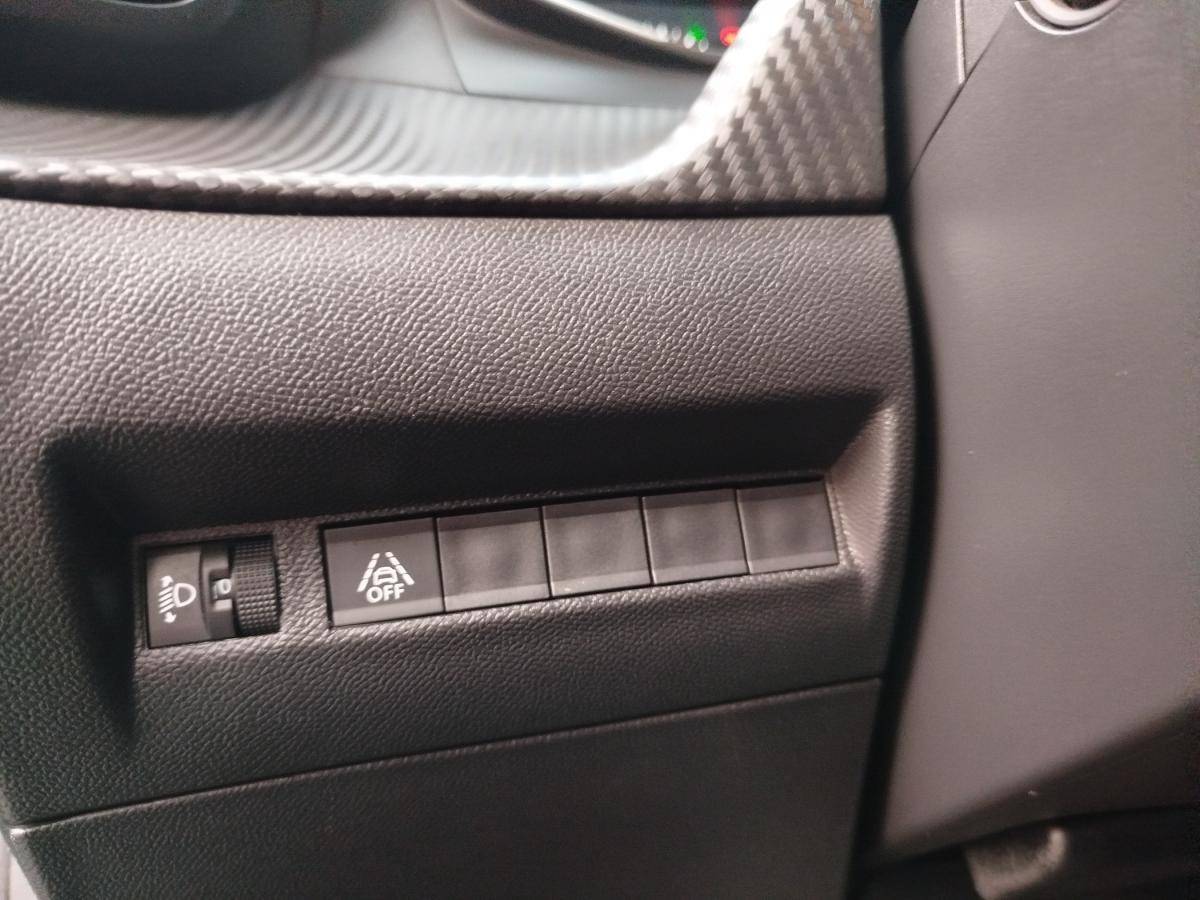 peugeot-208-2021-diesel-1499cc