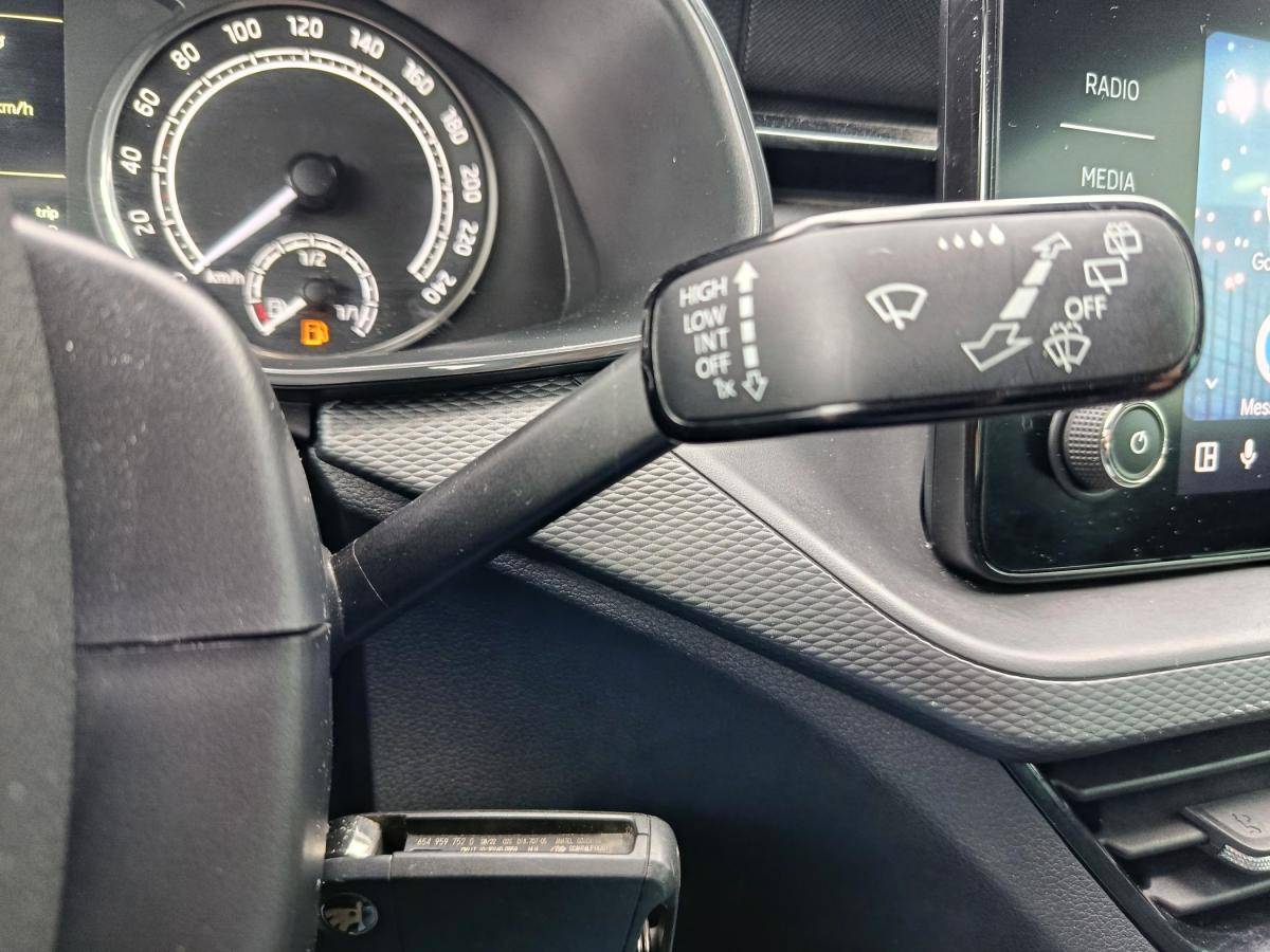 skoda-scala-2022-gasolina-999cc