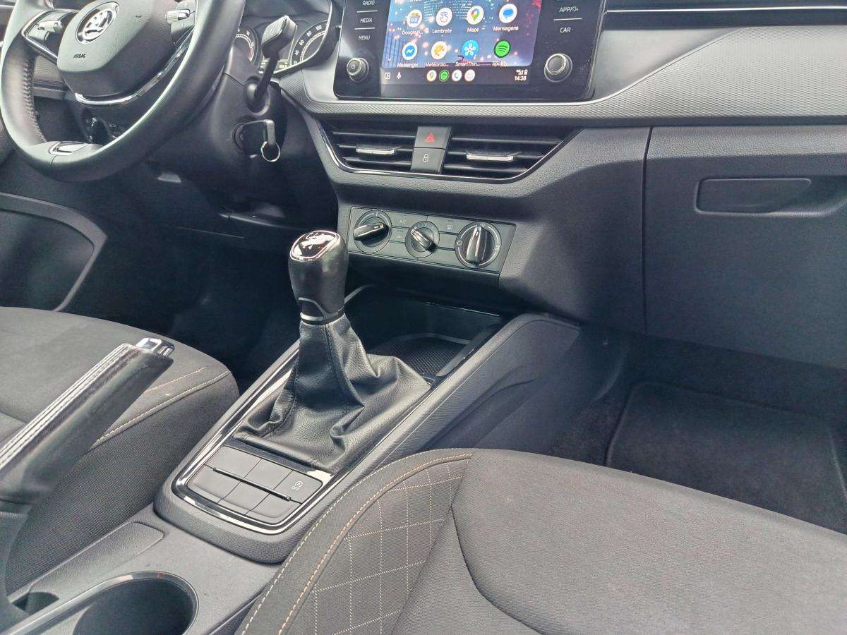 skoda-scala-2022-gasolina-999cc