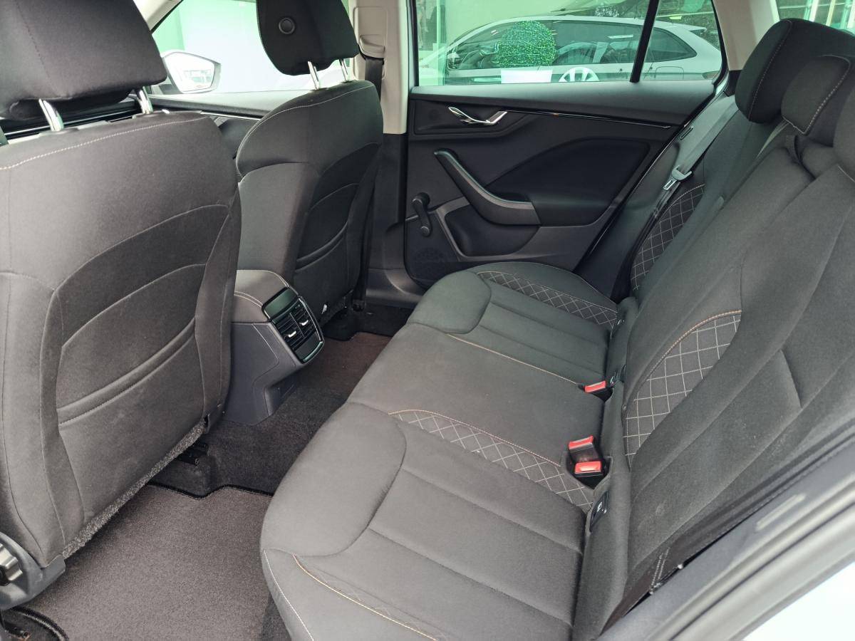skoda-scala-2022-gasolina-999cc