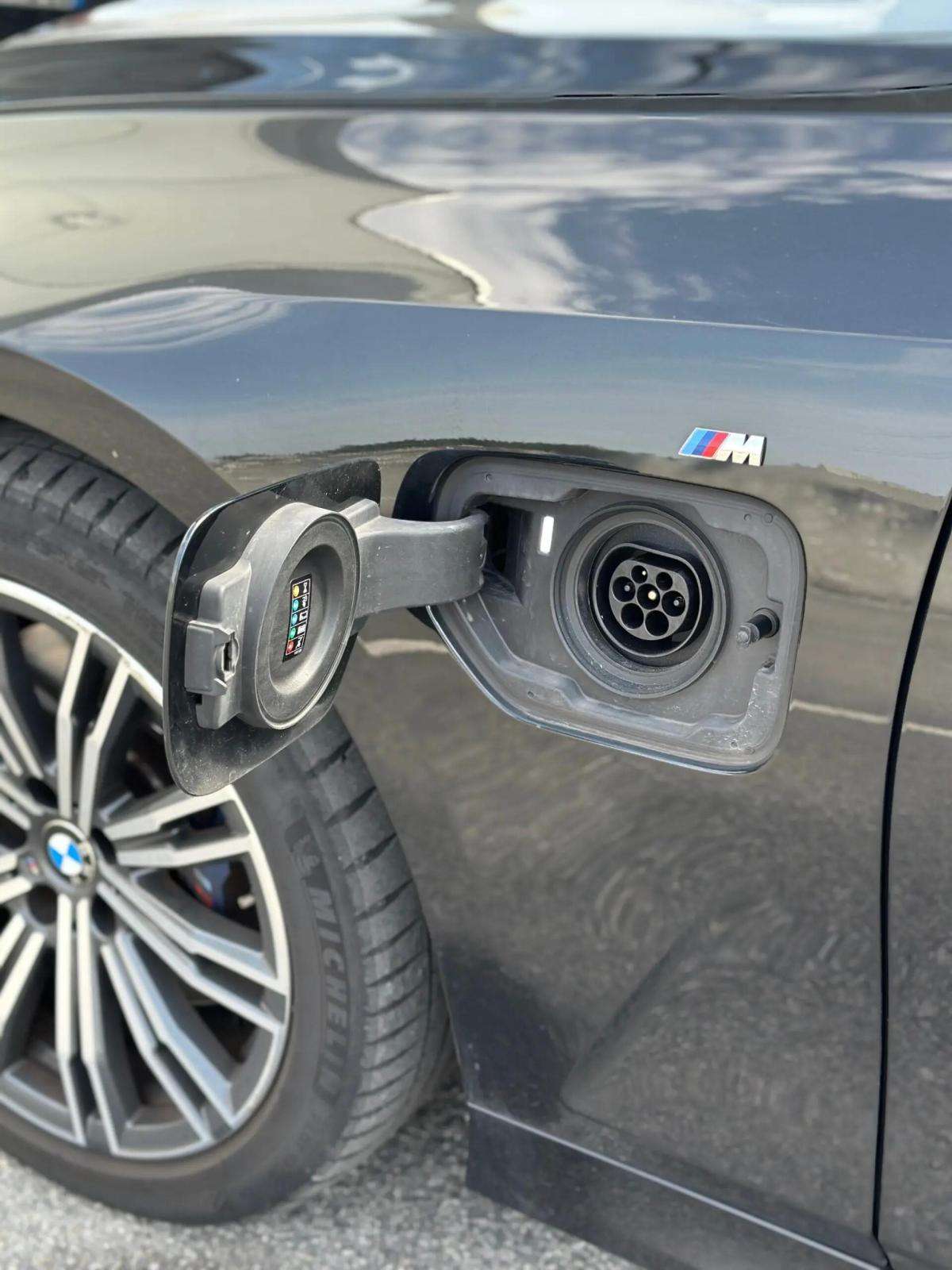 bmw-serie-3-330e-2019-hibrido-a-gasolina-1998cc