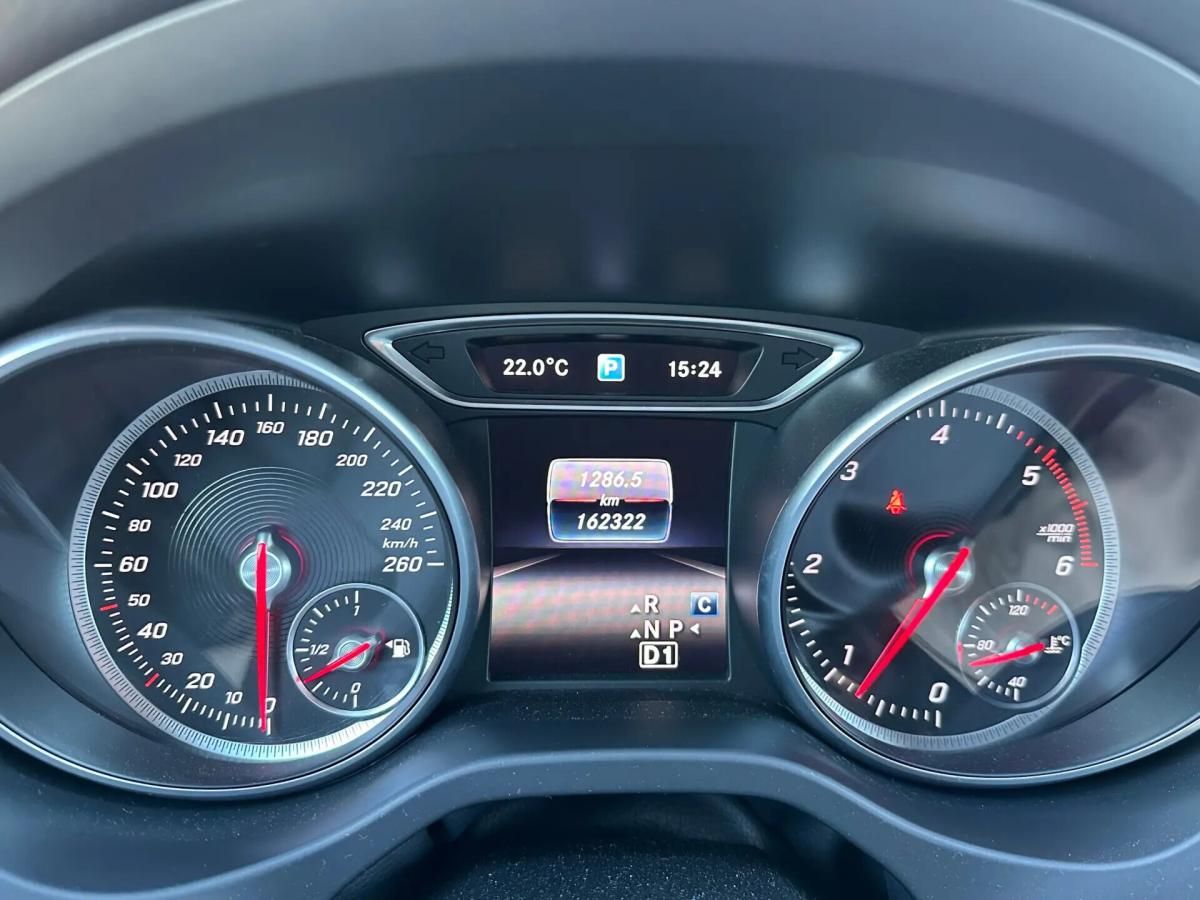 mercedes-benz-cla-220-d-shooting-brake-2017-diesel-2143cc