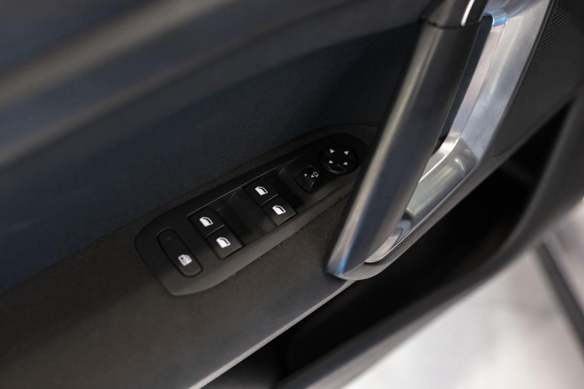 peugeot-308-2019-gasolina-1199cc
