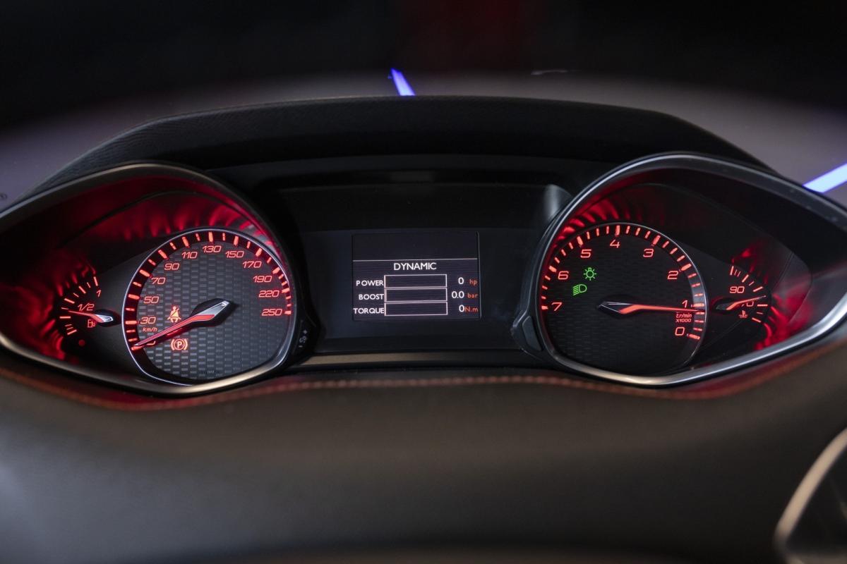 peugeot-308-2016-gasolina-1598cc