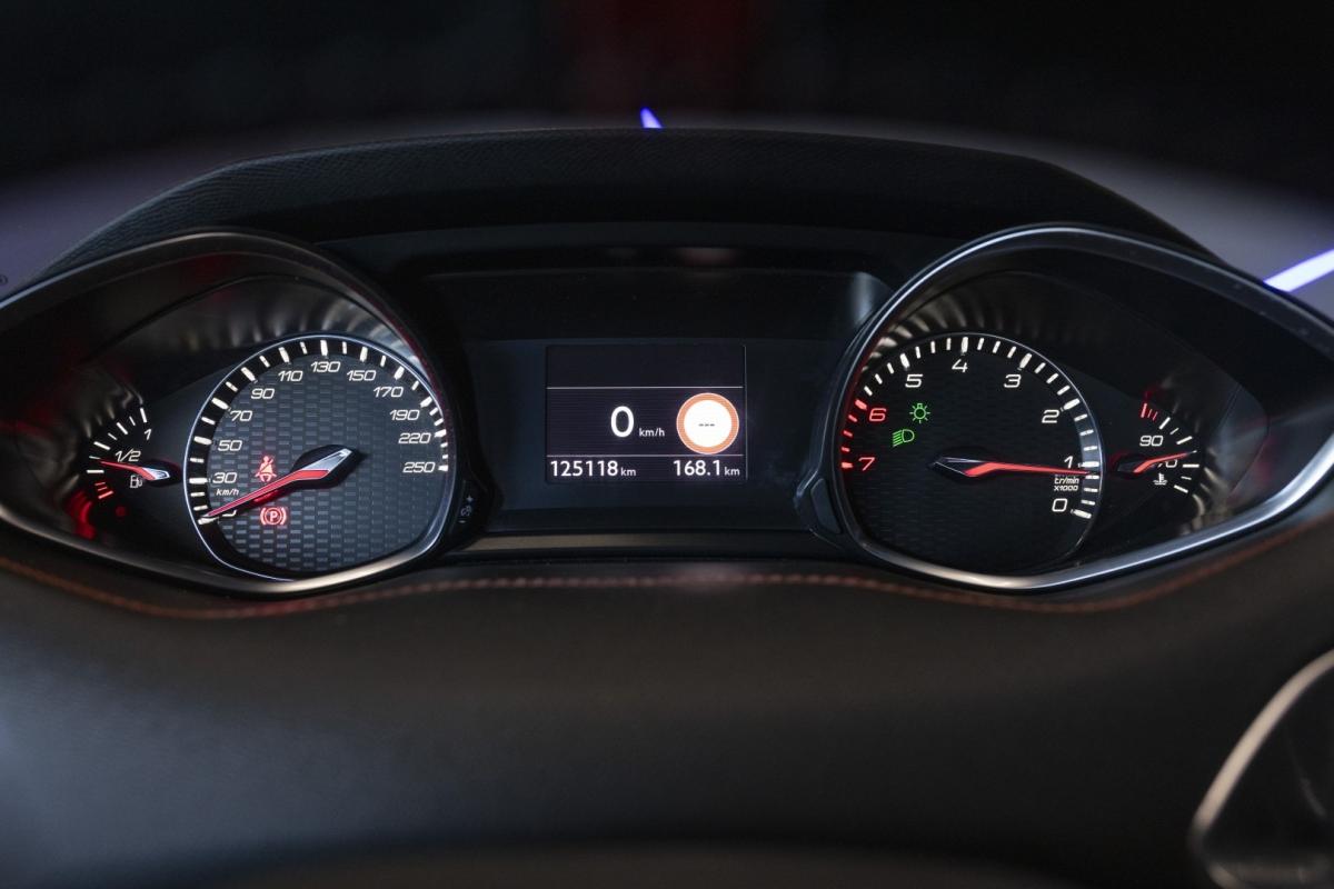 peugeot-308-2016-gasolina-1598cc