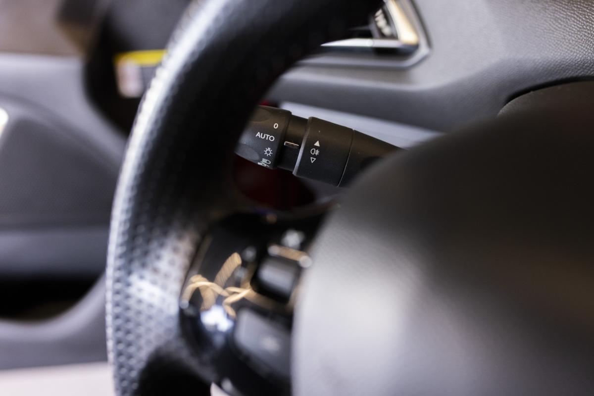 peugeot-308-2016-gasolina-1598cc