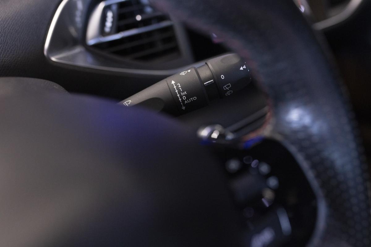 peugeot-308-2016-gasolina-1598cc