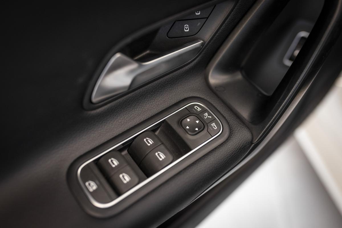 mercedes-benz-cla-2022-hibrido-1332cc