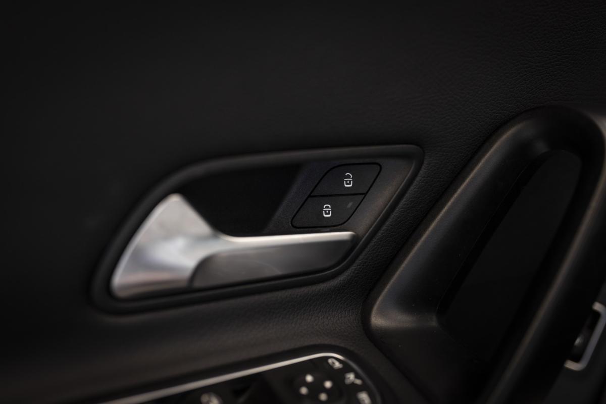 mercedes-benz-cla-2022-hibrido-1332cc