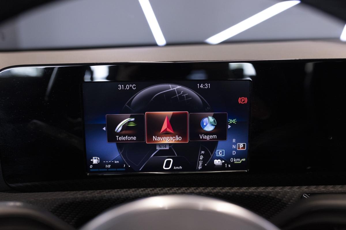 mercedes-benz-cla-2022-hibrido-1332cc