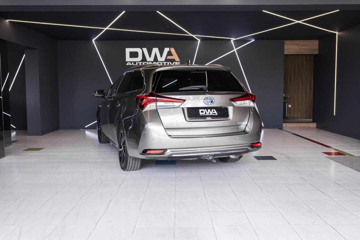 toyota-auris-touring-sports-2019-hibrido-1798cc