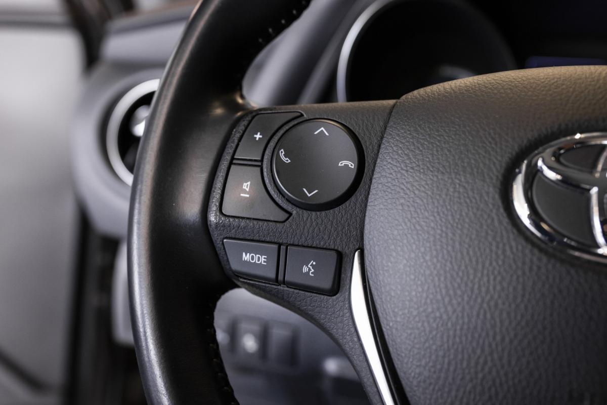 toyota-auris-touring-sports-2019-hibrido-1798cc