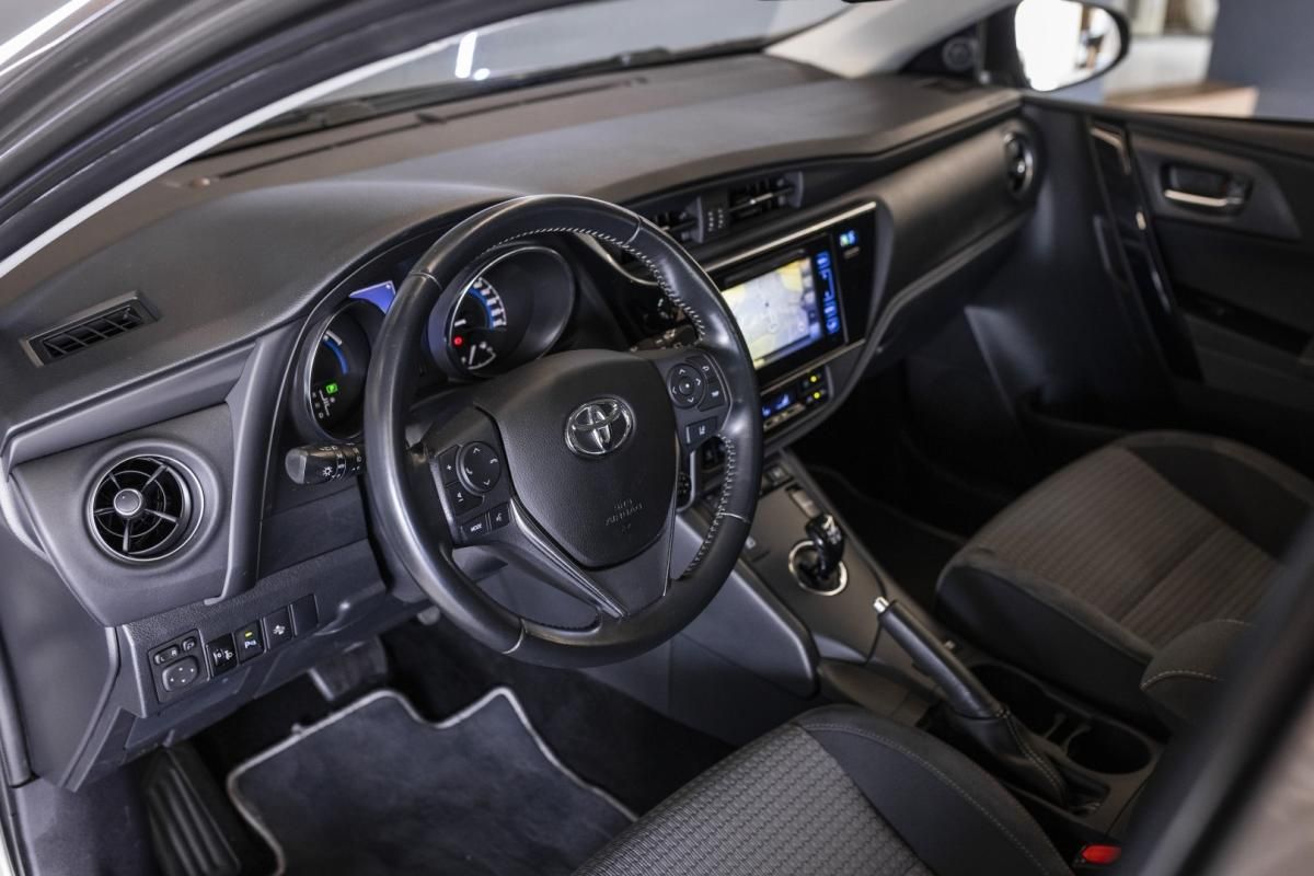 toyota-auris-touring-sports-2019-hibrido-1798cc