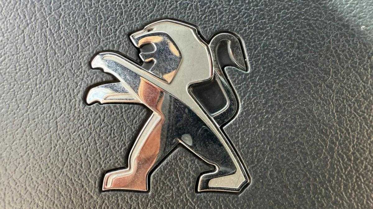 peugeot-rcz-2015-gasolina-1598cc
