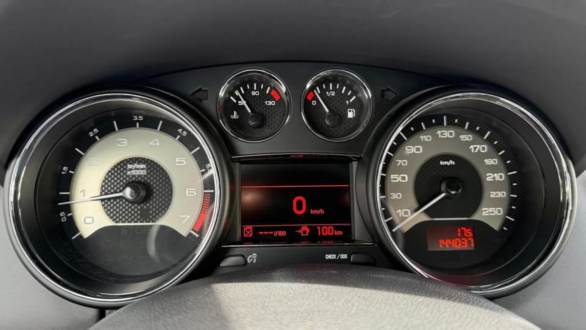 peugeot-rcz-2015-gasolina-1598cc