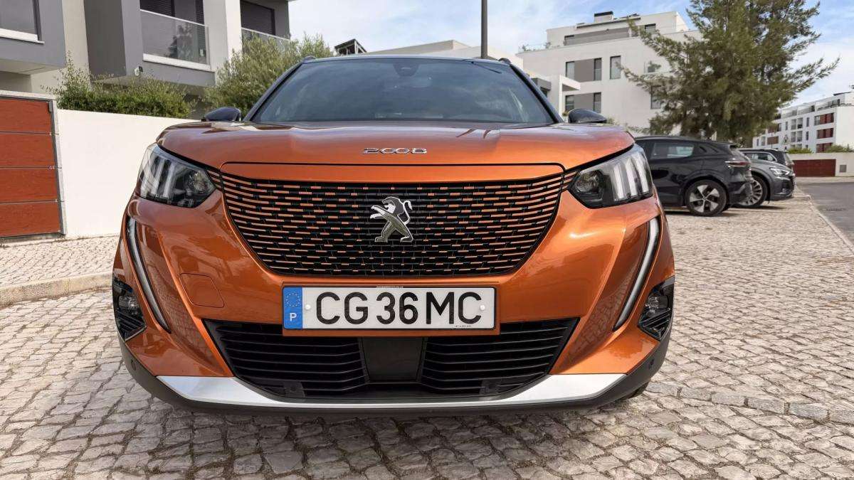 peugeot-e-2008-2020-eletrico-200cc