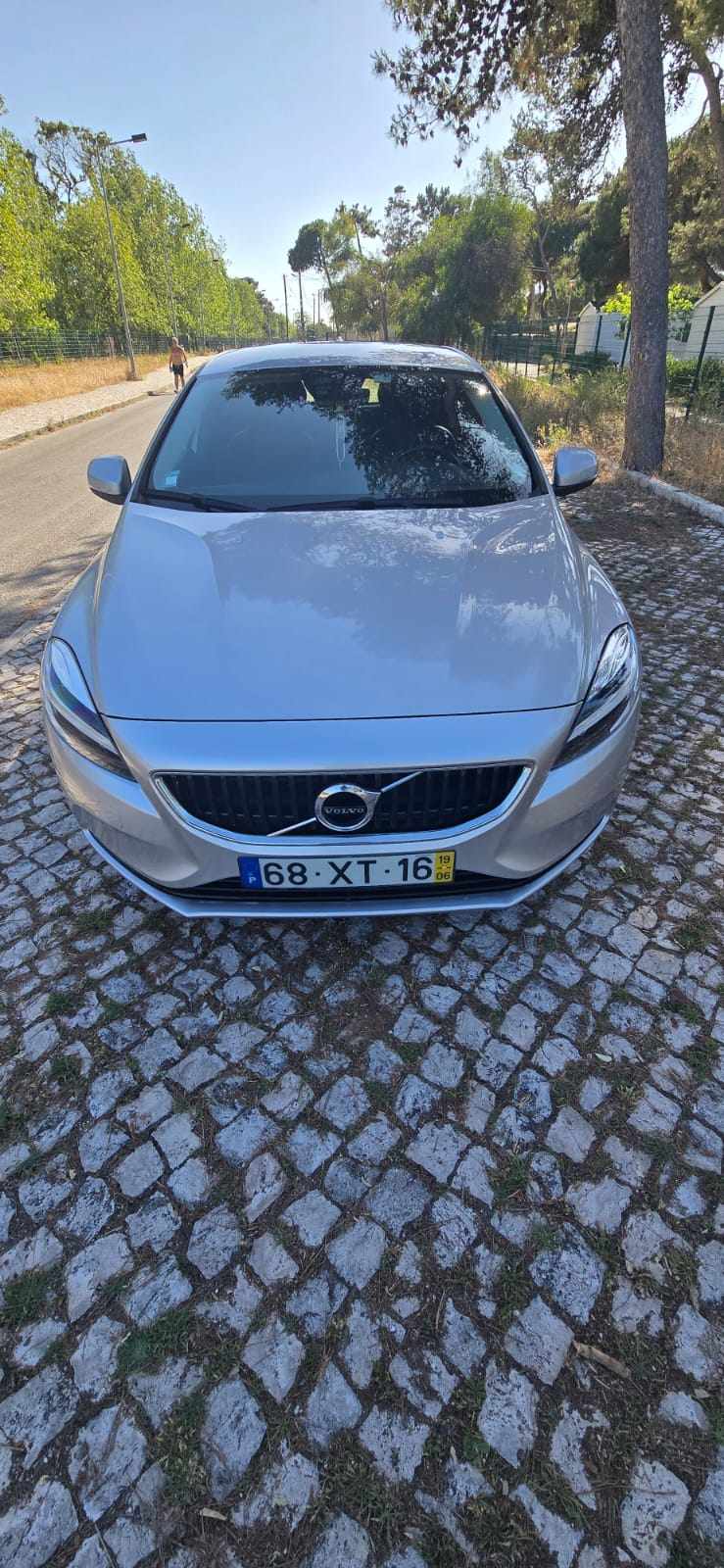 volvo-v40-d3-2-0-2019-diesel-1969cc