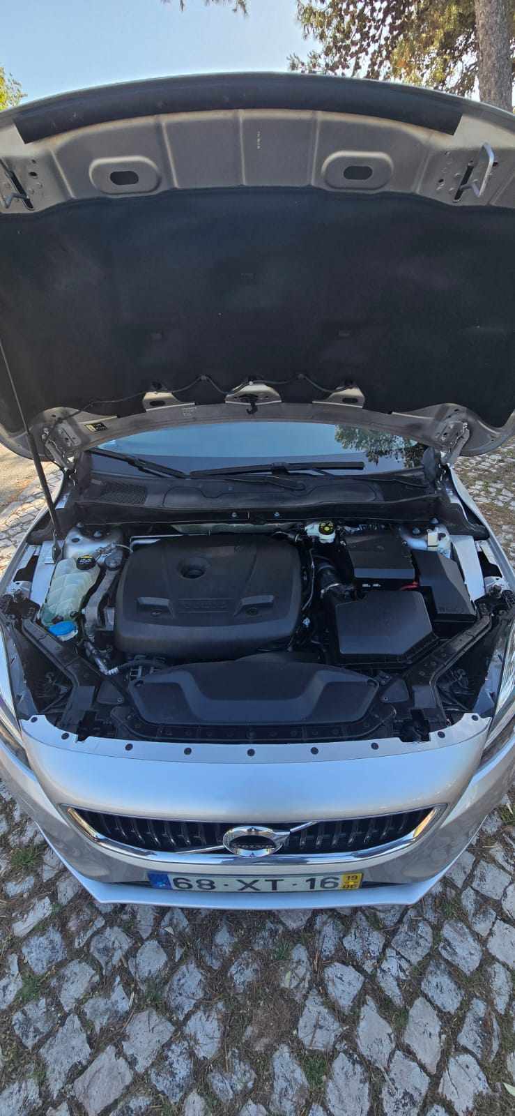volvo-v40-d3-2-0-2019-diesel-1969cc