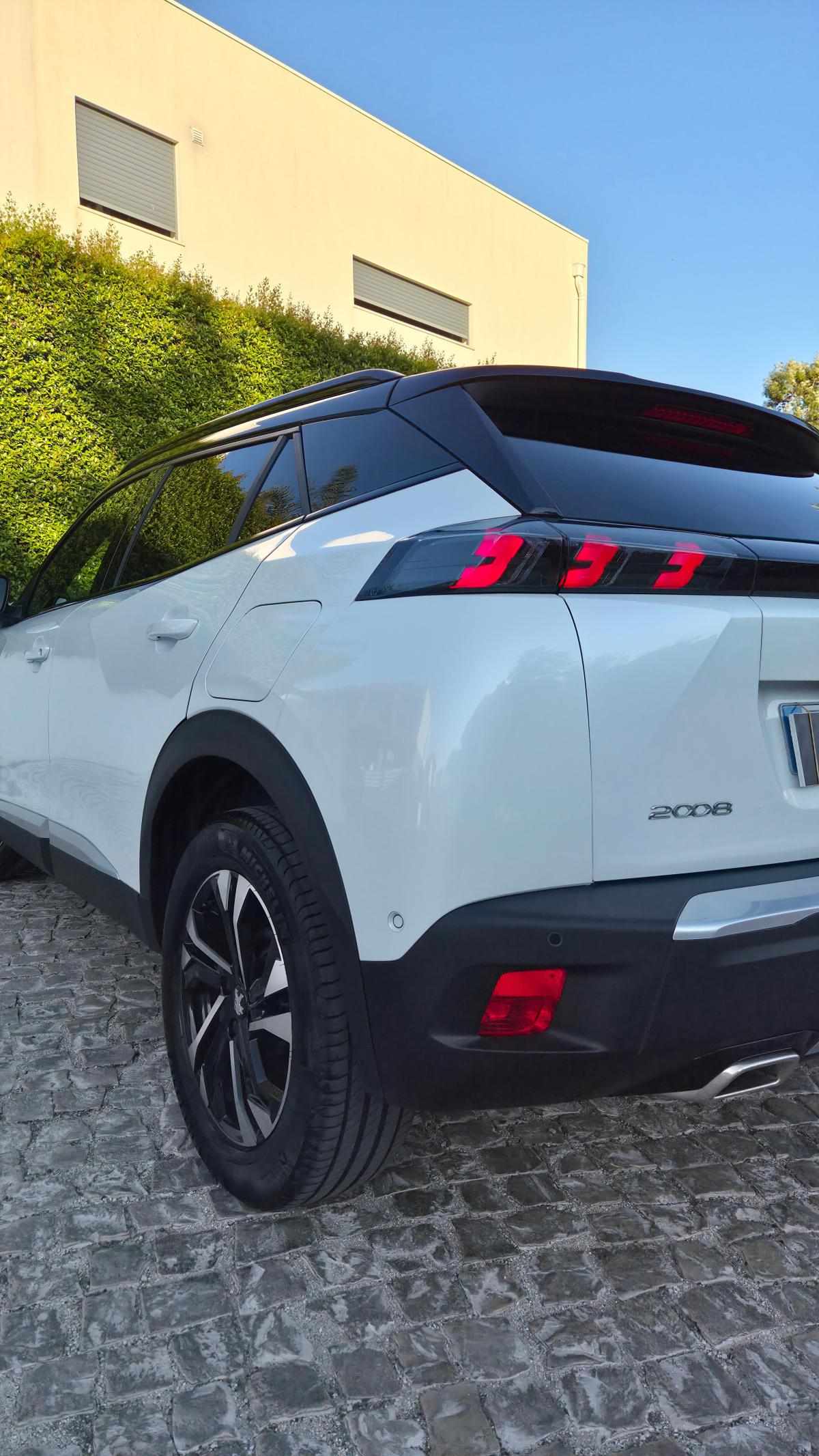 peugeot-2008-2021-gasolina-1199cc