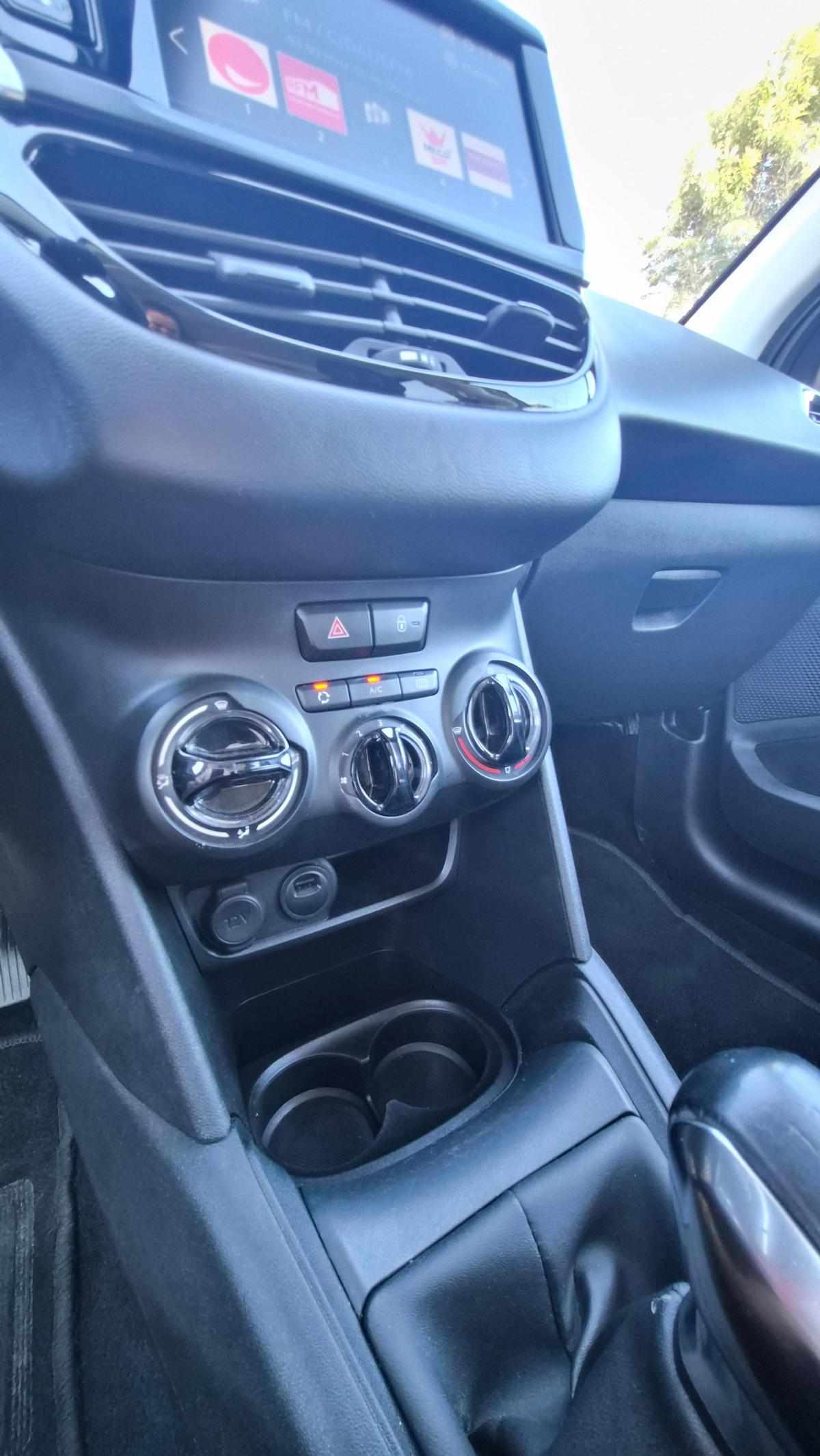 peugeot-208-1-2-vti-2019-gasolina-1199cc
