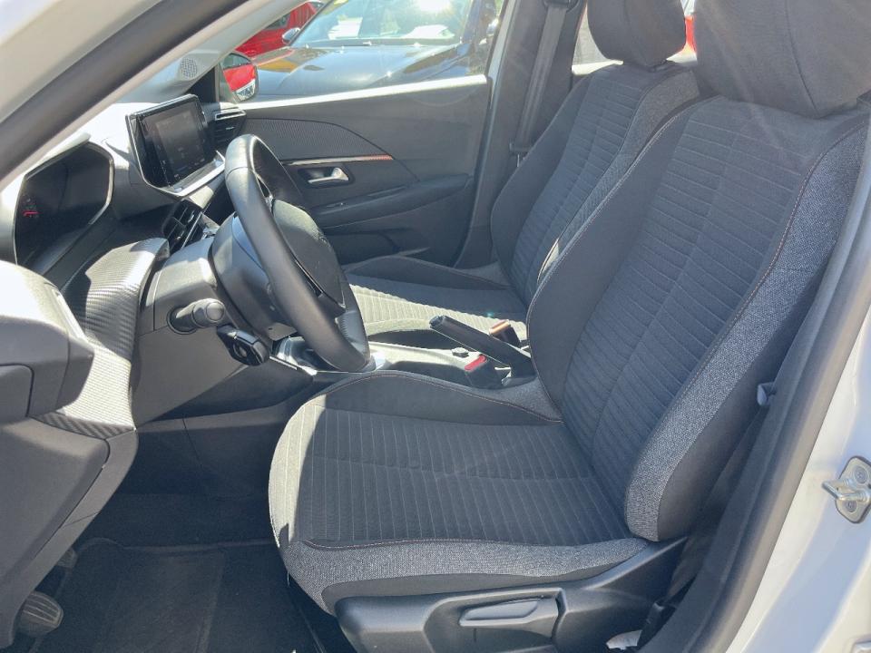 peugeot-208-2023-gasolina-1199cc