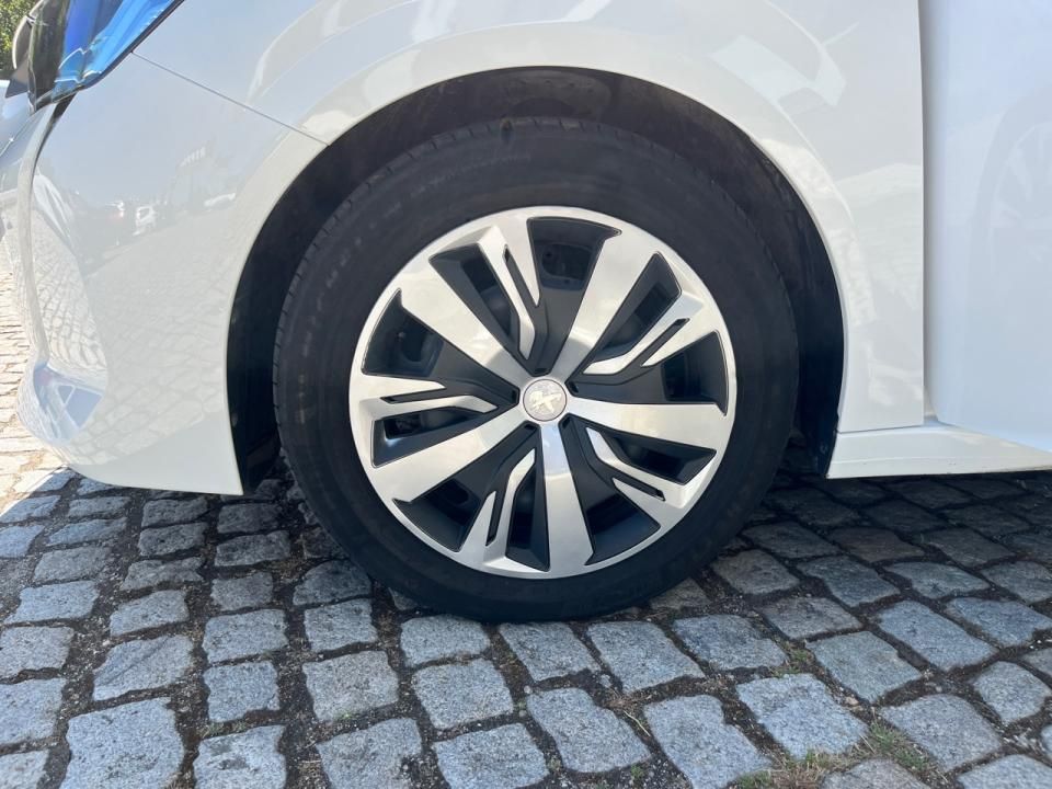 peugeot-208-2023-gasolina-1199cc