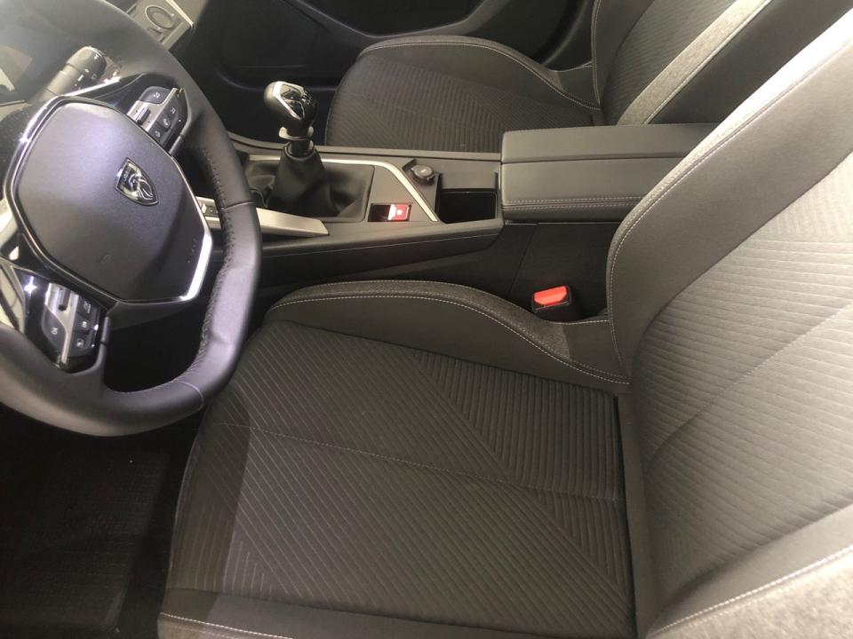 peugeot-308-2023-gasolina-1199cc