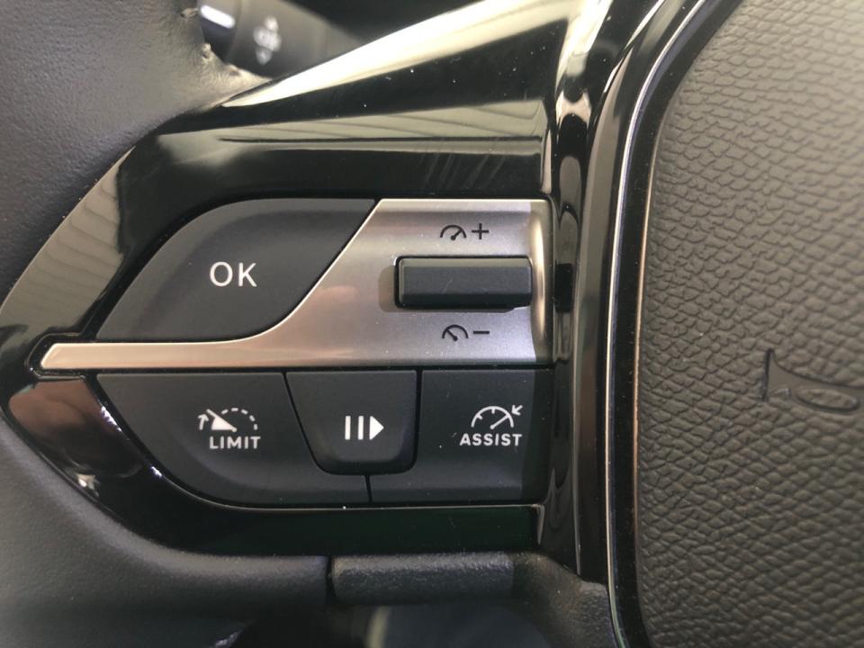 peugeot-308-2023-gasolina-1199cc
