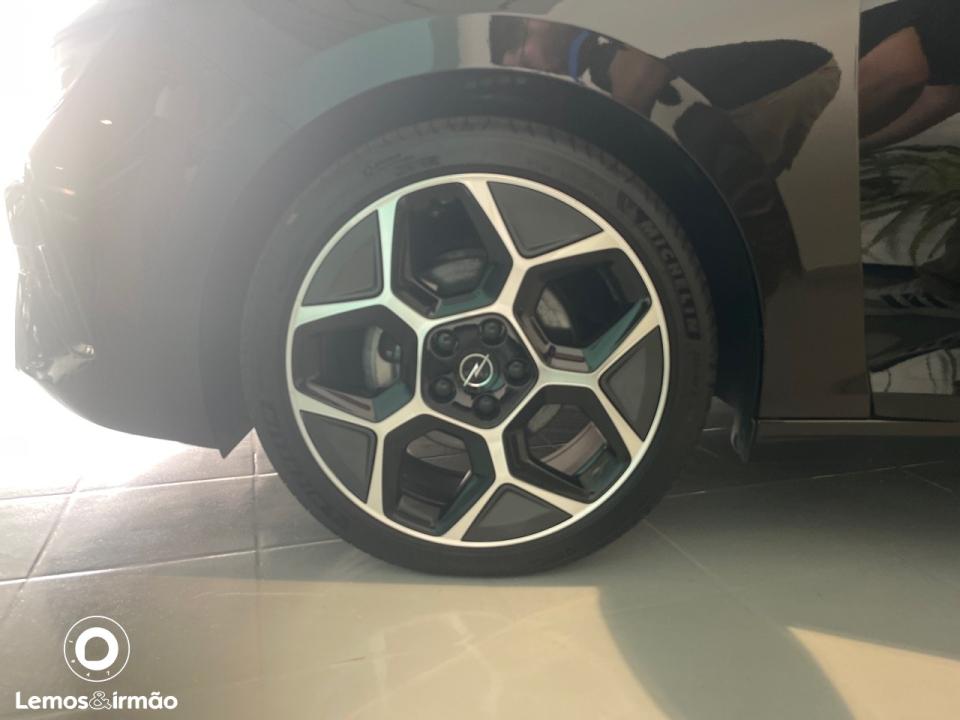 opel-astra-2025-gasolina-1199cc