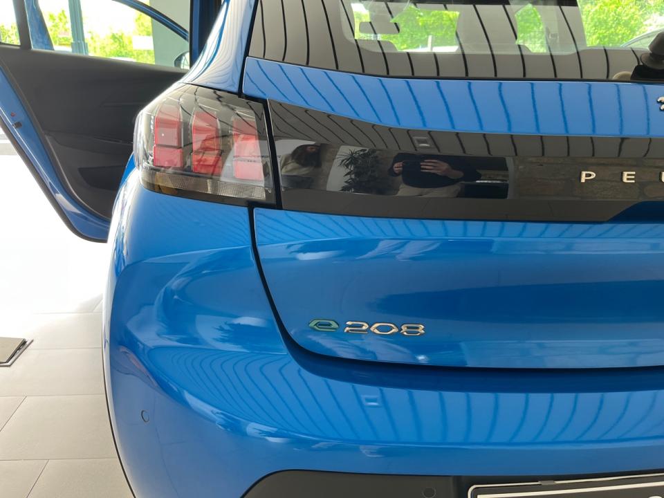 peugeot-208-2023-eletrico-0cc