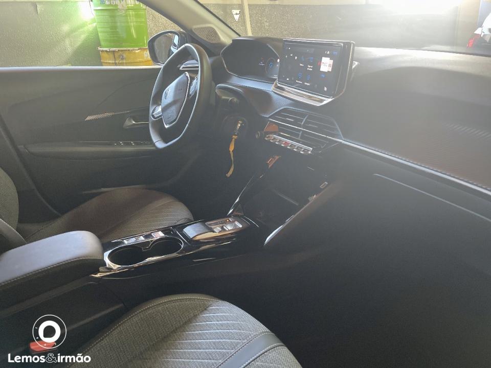 peugeot-208-2026-gasolina-1199cc