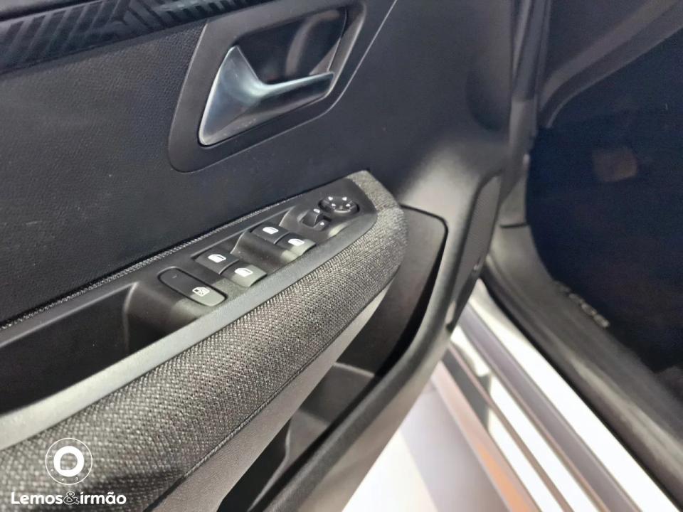 peugeot-208-2025-eletrico-0cc