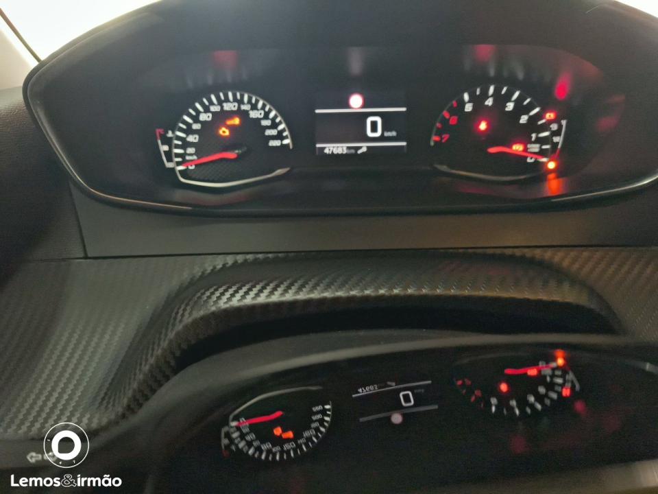 peugeot-208-2022-diesel-1499cc