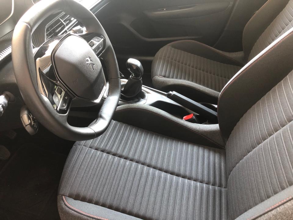 peugeot-208-2023-gasolina-1199cc