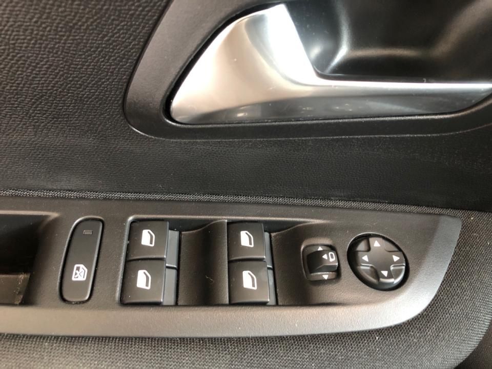 peugeot-208-2023-gasolina-1199cc