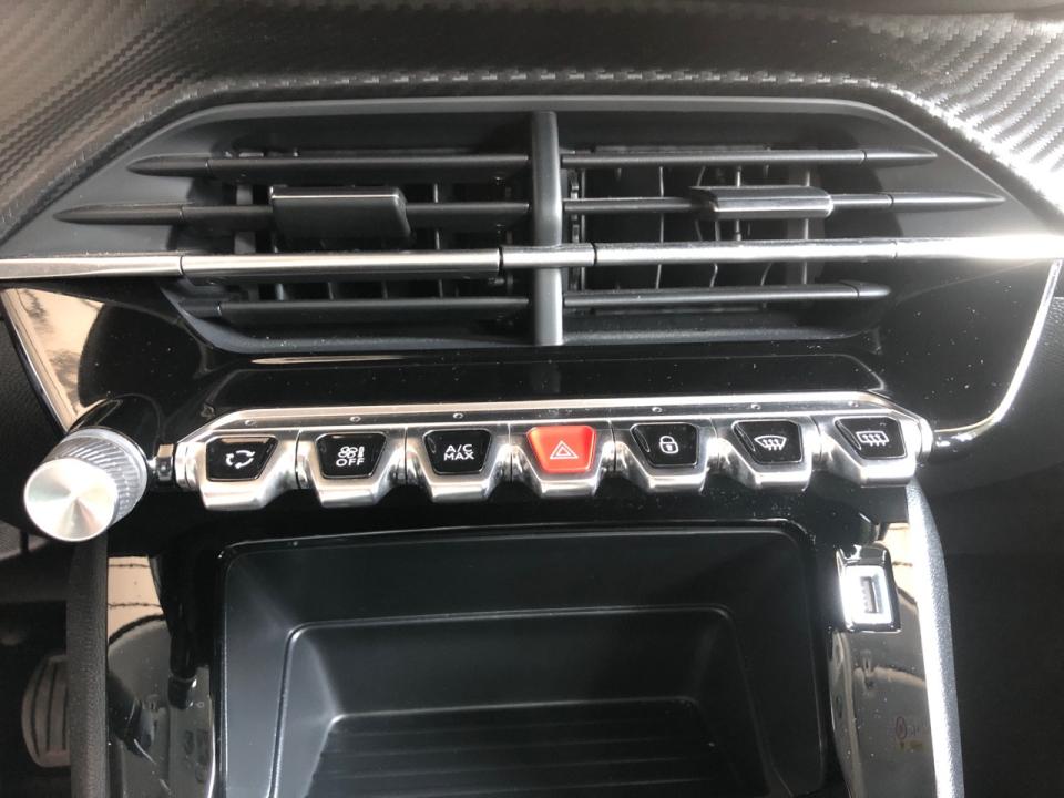 peugeot-208-2023-gasolina-1199cc