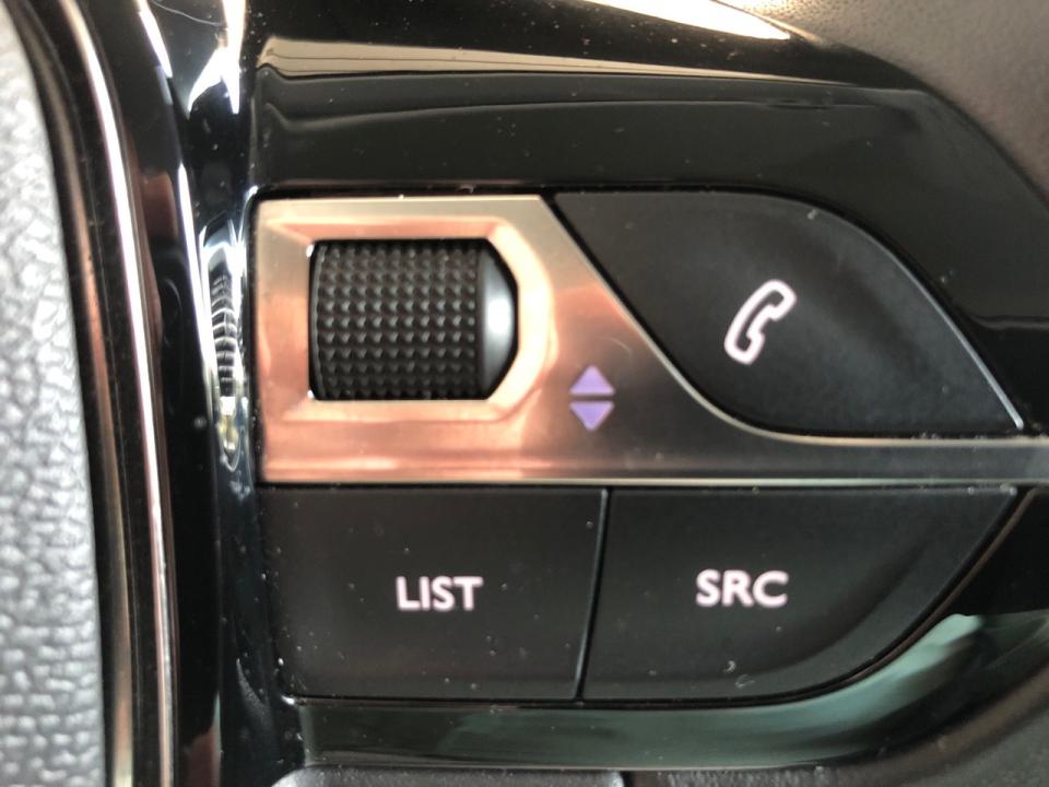 peugeot-208-2023-gasolina-1199cc