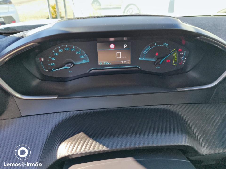 peugeot-2008-2025-eletrico-0cc