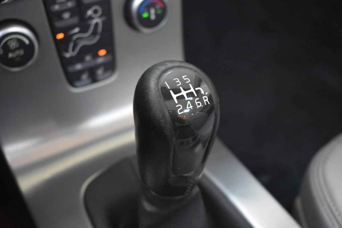 volvo-c70-2008-diesel-2400cc
