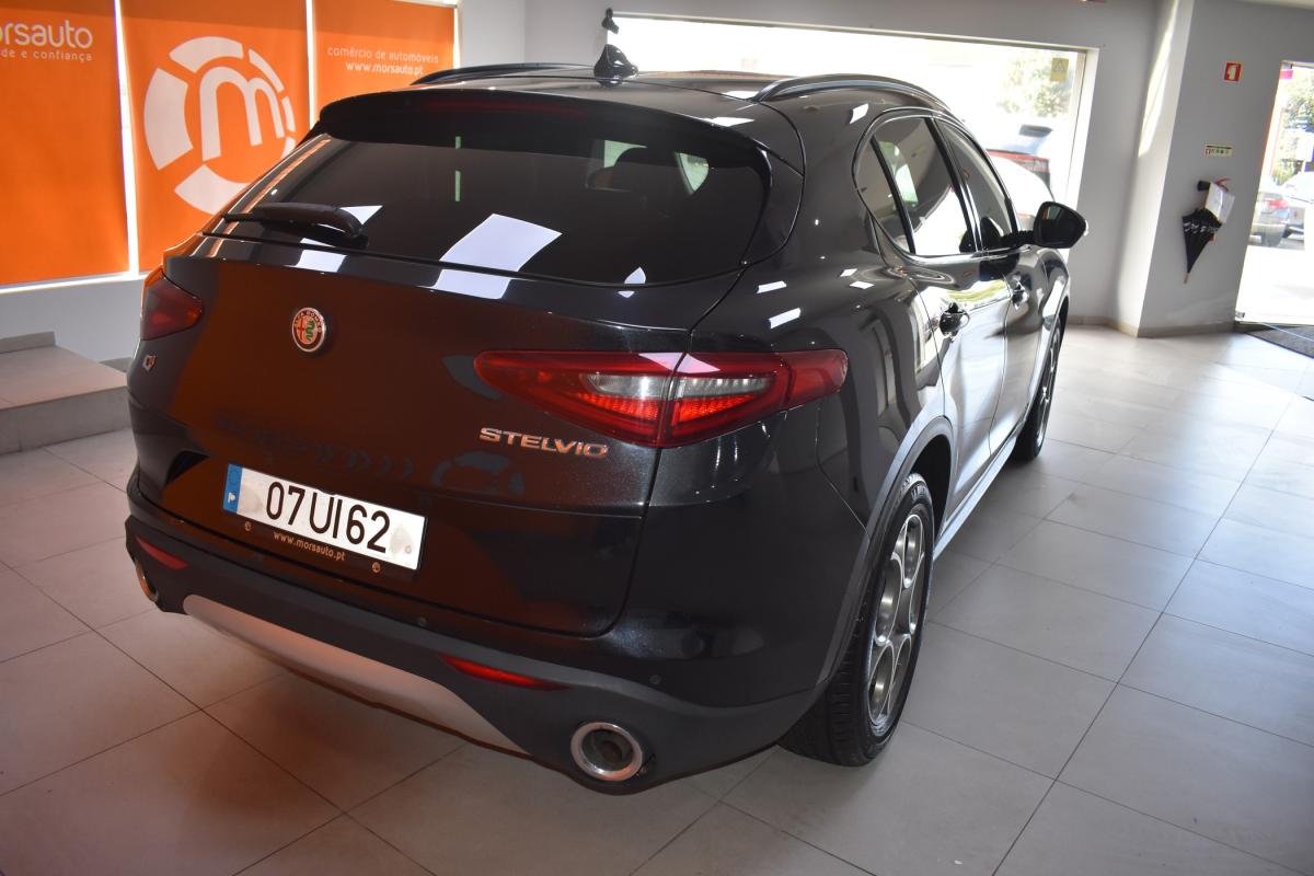 alfa-romeo-stelvio-2018-diesel-2143cc