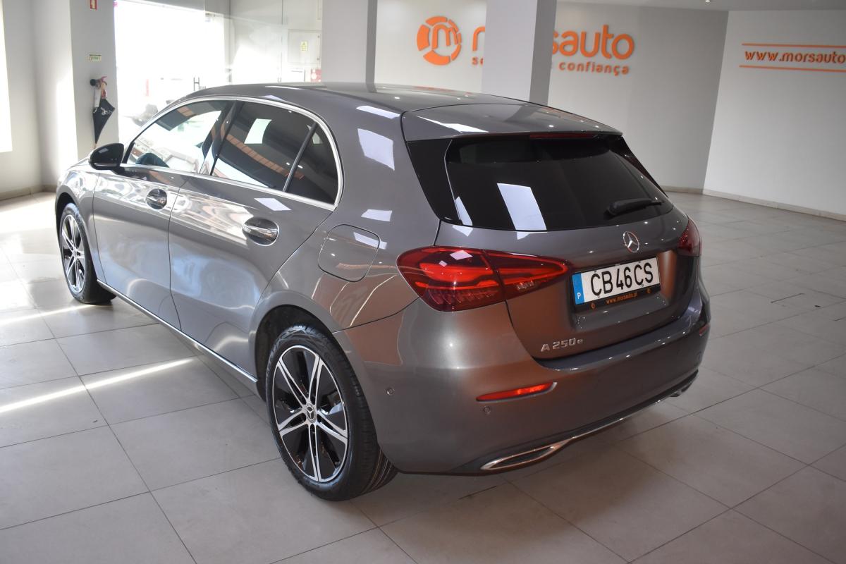 mercedes-benz-classe-a-2024-hibrido-a-gasolina-1332cc
