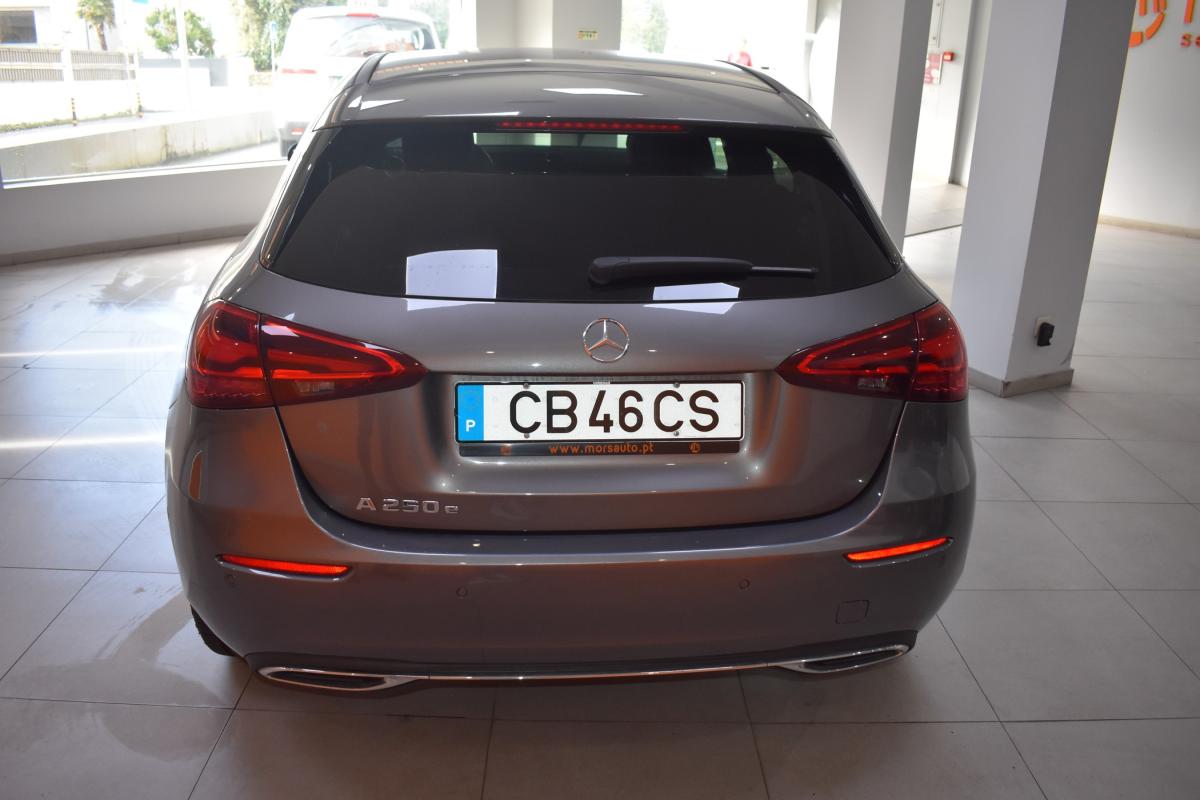 mercedes-benz-classe-a-2024-hibrido-a-gasolina-1332cc