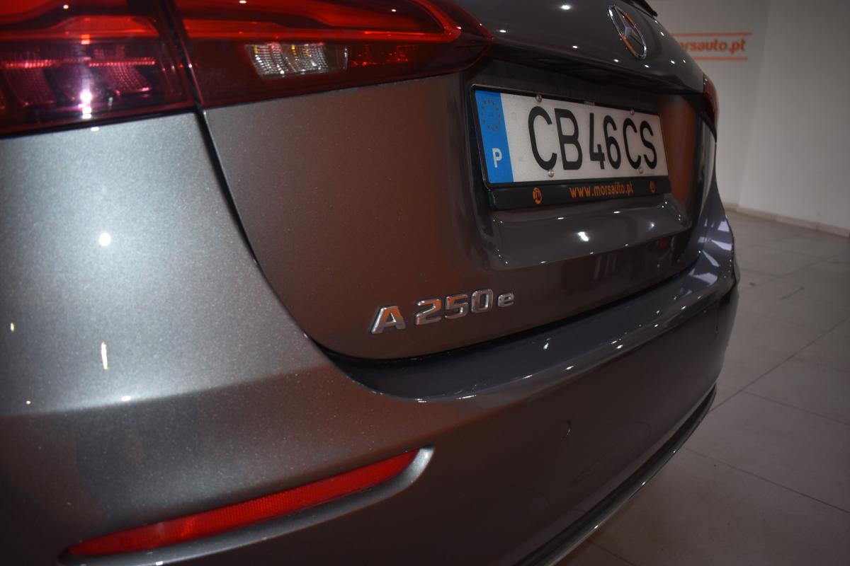 mercedes-benz-classe-a-2024-hibrido-a-gasolina-1332cc