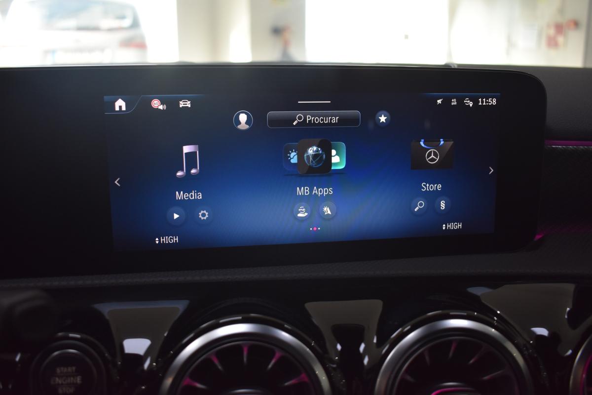 mercedes-benz-classe-a-2024-hibrido-a-gasolina-1332cc