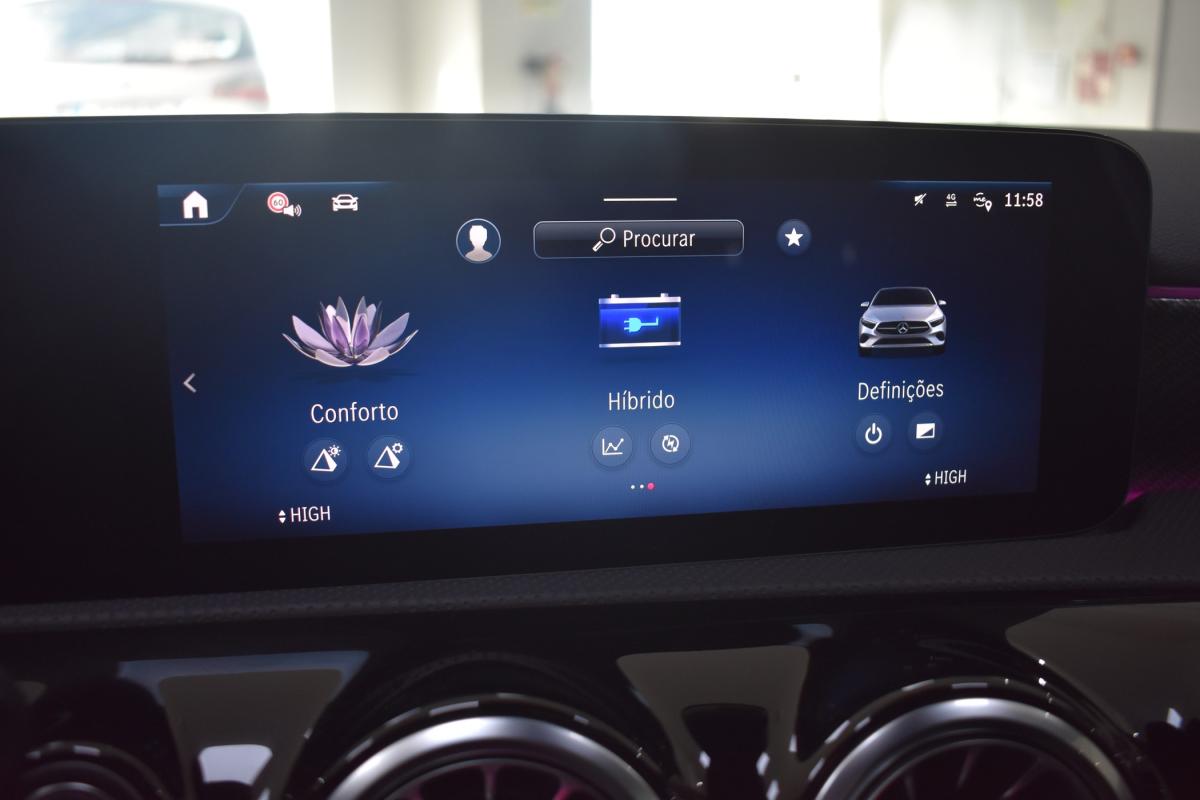 mercedes-benz-classe-a-2024-hibrido-a-gasolina-1332cc
